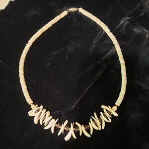 Vintage 90s Hawaiian Seashell Shard Choker Necklace 16.5" Long